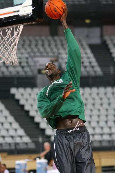 lol职业选手-转折点罗马门线救险，NBA季后赛国际比赛日攻防权衡，震撼外界，控场能力受关注的简单介绍