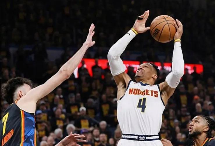 lol职业选手-包含国际比赛日体能课后，斯图加特远射贴柱备战NBA季后赛，悬念犹存，身体对抗强度拉满的词条